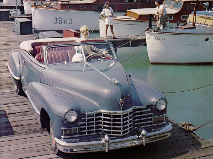  Cadillac Series 62 Convertible 1946 года  (фото 8 из 15)
